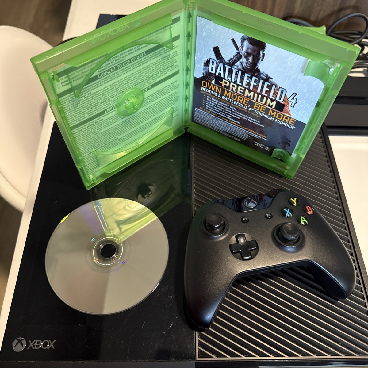 Xbox One Console Titanfall Kinect Bundle 500GB Very Good 5Z Controller And Game