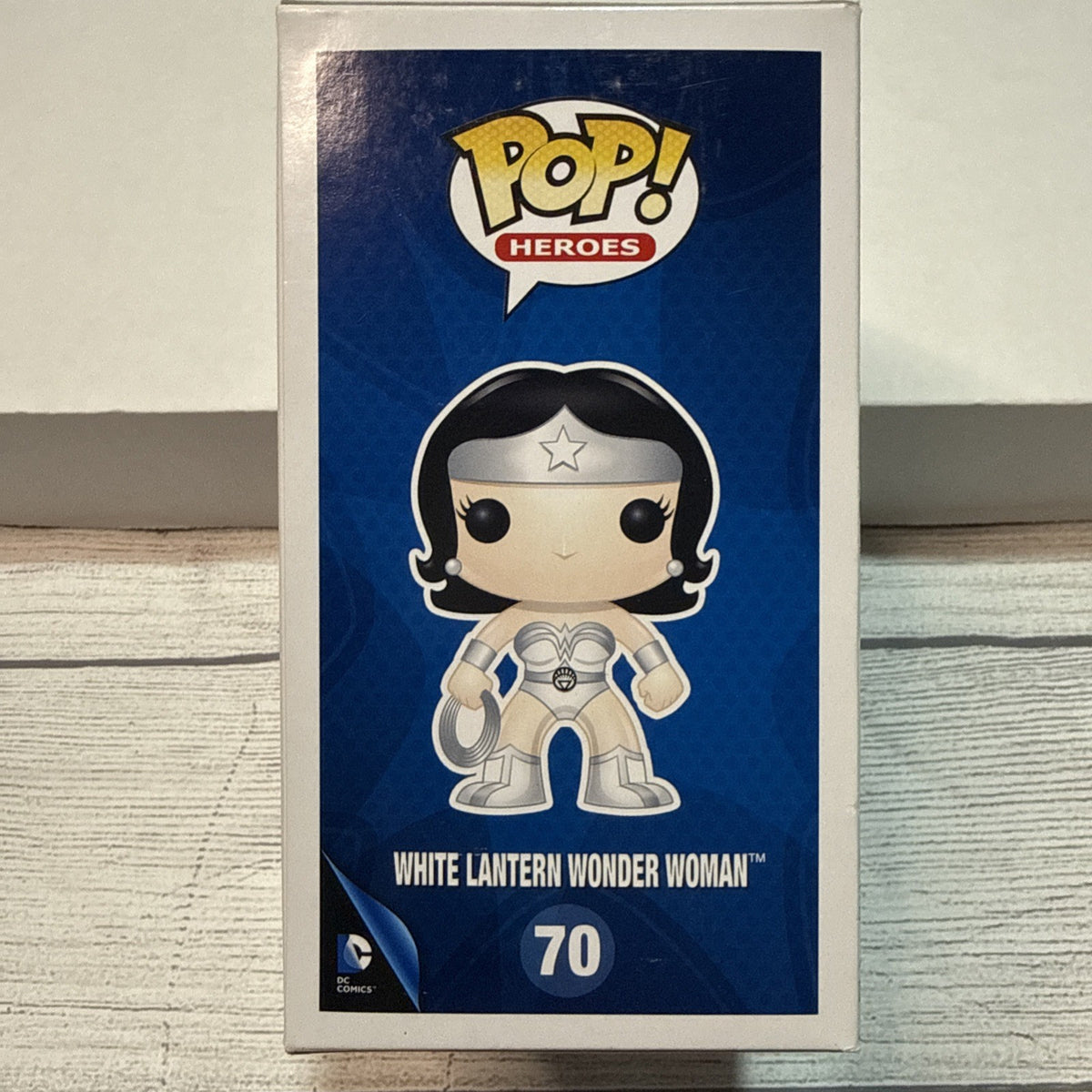 Funko POP! DC White Lantern Wonder Woman GITD #70 Fugitive Toys Sticker RARE