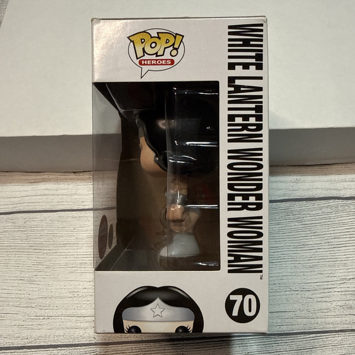 Funko POP! DC White Lantern Wonder Woman GITD #70 Fugitive Toys Sticker RARE