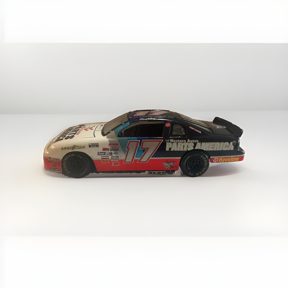 Darrell Waltrip # 17 Western Auto Parts Monte Carlo 1:24 Die Cast Replica
