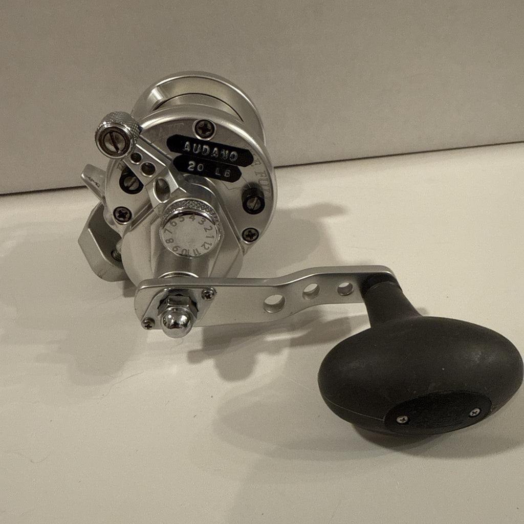 AVET SXJ6/4-MC Cast Salt Water Reel (1102587)