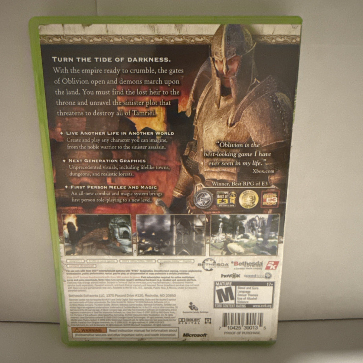 PRE-OWNED The Elder Scrolls IV: Oblivion (Xbox 360) With Manual.
